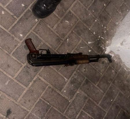مطاردة واعتقال شابين من اللد وبحوزتهما سلاح
